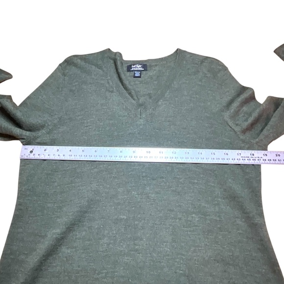 LORD & TAYLOR 100% Extra Fine Merino Wool Vee Neck Sweater Loden Green Sz XL - Picture 5 of 8